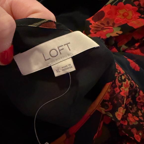 Women’s Loft Blouse - Picture 4 of 6